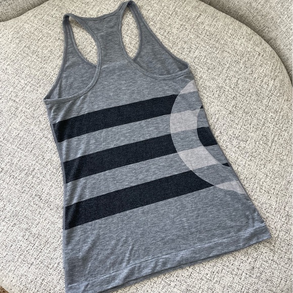 Gap Workout Tank - Picture 2 of 3